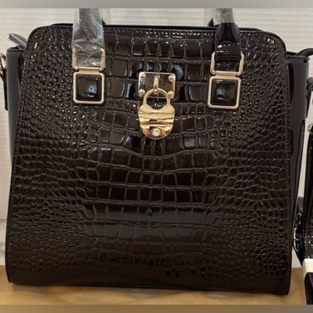 Rimen & Co Croc-Embossed Women's Handbag - NWT